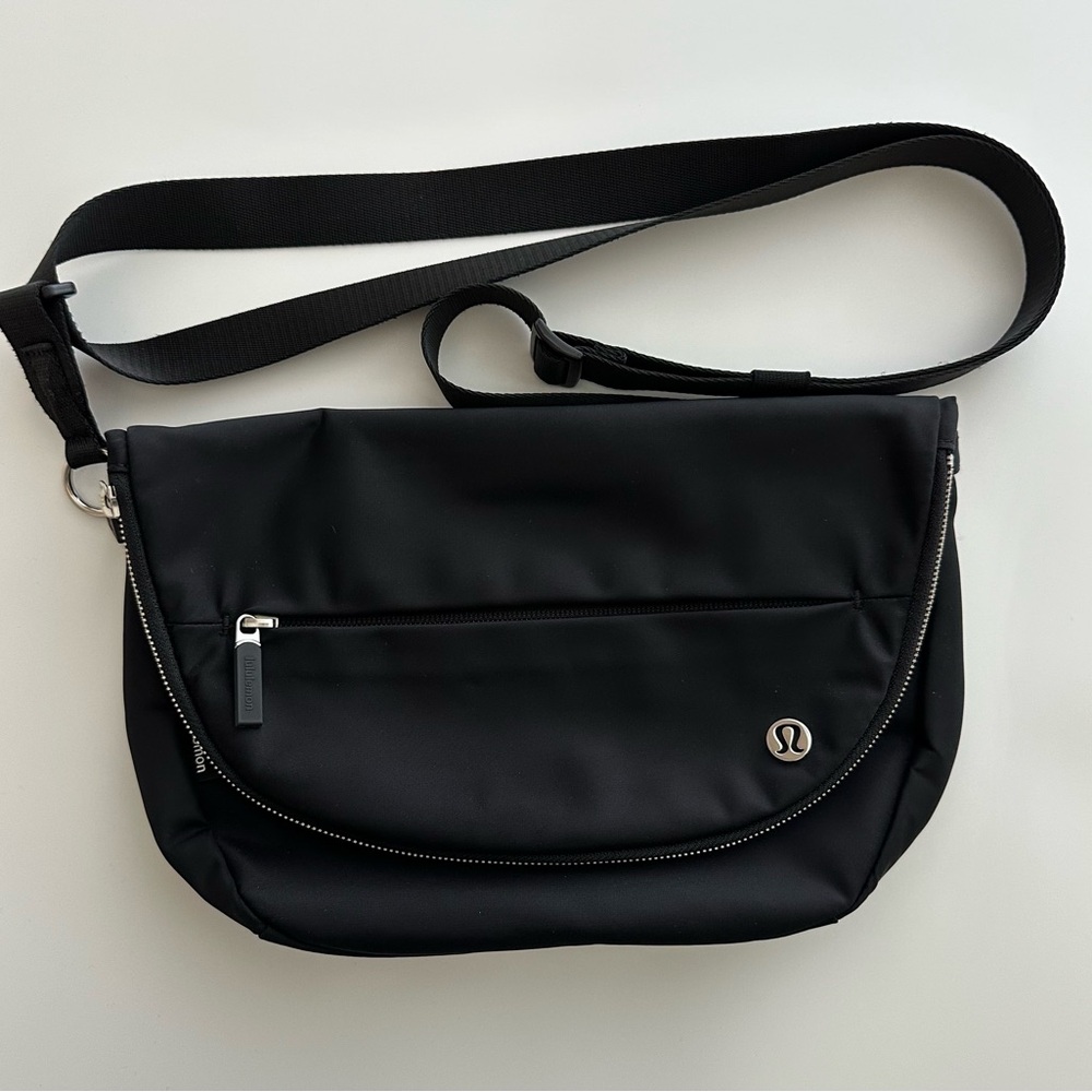 Lululemon 5L All Night Festival Crossbody